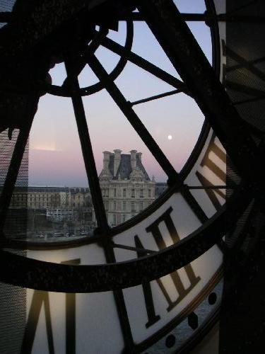 [paris clock]