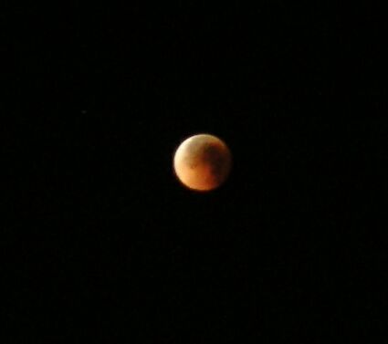[red moon going]